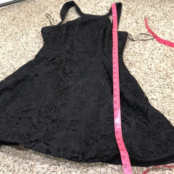 Keepsake Dress Size XS Black Floral Lace Open Back Skater Mini - Picture 9 of 9